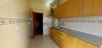 Apartamento T2, Amora, Seixal