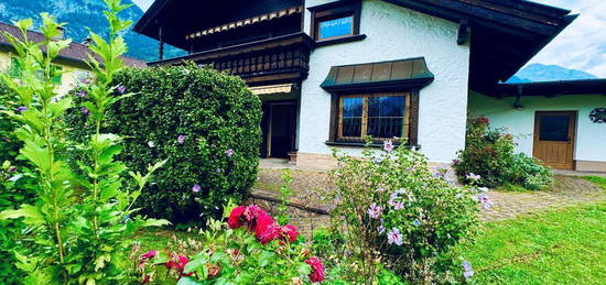 HAUS FÜR ZWEI FAMILIEN AUF CA. 638 m² GRUNDSTÜCK IN SCHÖNER LAGE