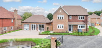 4 bed detached house for sale