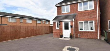 3 bedroom detached house