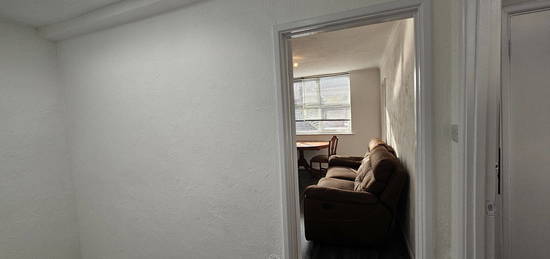 Maisonette to rent in High Street, Haverhill CB9