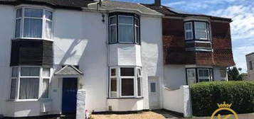 End terrace house to rent in Brighton Road, Aldershot GU12