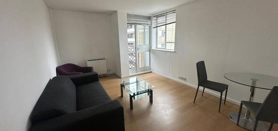 Flat to rent in Wynford Road, London N1