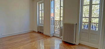 Location appartement 2 pièces 66 m²