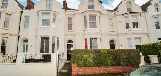 6 bedroom terraced house