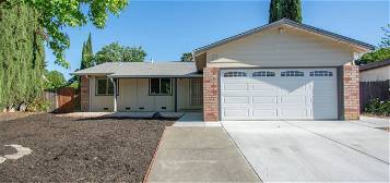1936 Forest Ln, Vacaville, CA 95687