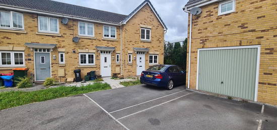 2 bed end terrace house to rent