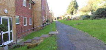 2 bedroom ground floor flat to rent