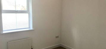 2 bedroom detached house