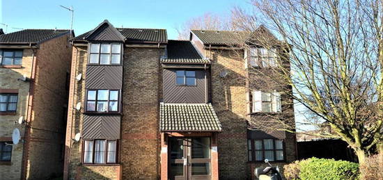 Studio for sale in Kestrel Close, London NW10