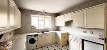 3 bed semi-detached house to rent