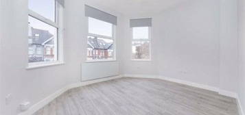 Flat to rent in Caledonian Road, London N7