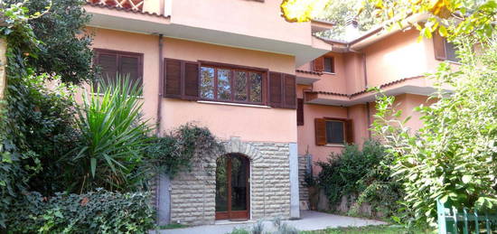 Villa in vendita in viale Europa