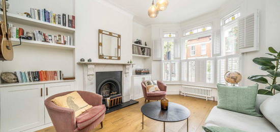 Terraced house to rent in Calabria Road, London N5