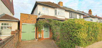 3 bed semi-detached house for sale