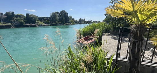 RUHIGES WOHNEN DIREKT AM WASSER! Bungalow mit Blick ins Grüne &amp; direktem Badezugang! Erholung pur! Möbliert!