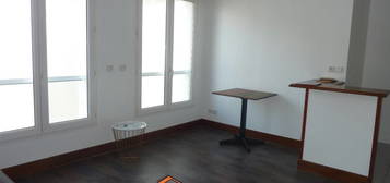 Studio meublé  à louer, 1 pièce, 29 m², Étage 3/4