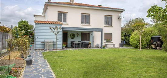 Maison  à vendre, 8 pièces, 6 chambres, 170 m²