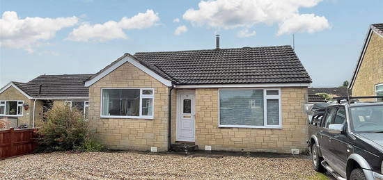 Detached bungalow to rent in Sylvan Close, Gillingham SP8