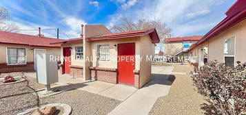 513 Candelaria Rd NW APT 4, Albuquerque, NM 87107