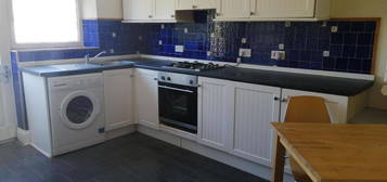 Maisonette to rent in Eaton Crescent, Uplands, Swansea SA1