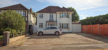 5 bedroom detached house