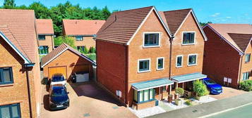 4 bedroom semi-detached house for sale