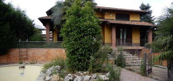 Villa all'asta in  Delle Rose, 7