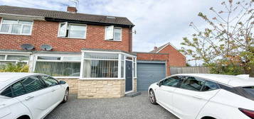 3 bedroom semi-detached house for sale