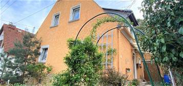 Vis-à-vis von Burg Greifenstein – Wohnen in Bestlage mit herrlichen Ausblicken | Einfamilienhaus mit Garage und Garten wartet auf neue Eigentümer!