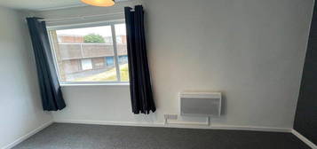 Flat to rent in Baildon, Bradford BD17