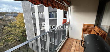 Charmant appartement avec balcon, cave et place de parking aux Mureaux