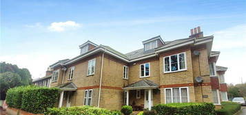 Flat to rent in Woodmill Court, London Road, Ascot, Berkshire SL5