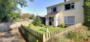 4 bed semi-detached house for sale