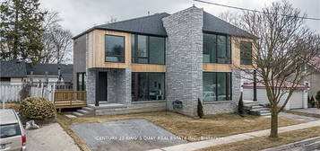 83 Niagara St, Newmarket, ON L3Y 4E7
