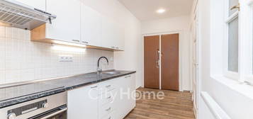 Byt 2+kk, 65 m², Sokolovská, Praha