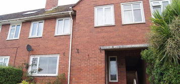 4 bedroom semi-detached house to rent