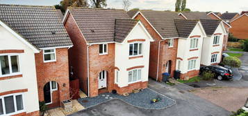 3 bed link detached house for sale