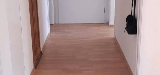 Helle 4 Zimmer Wohnung in Lauf