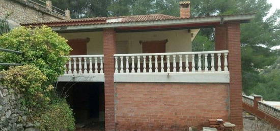 Casa o chalet independiente en venta en calle Emporda