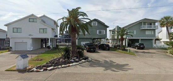 339 Admiral Cir, Galveston, TX 77554