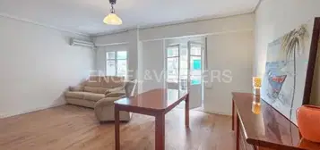 Apartamento en calle del Humanista Mariner