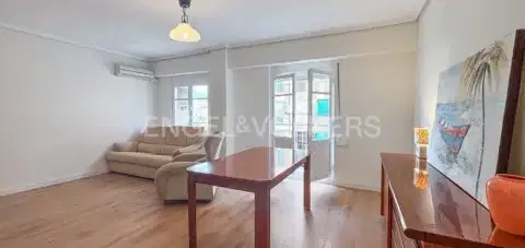 Apartamento en calle del Humanista Mariner