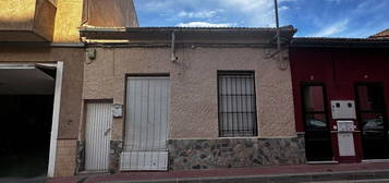 Chalet pareado en venta en calle Palmeral, 8