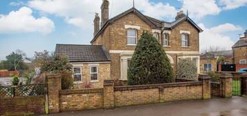 4 bed semi-detached house for sale