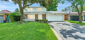 2264 YOLANDA Drive, Oakville, Ontario 