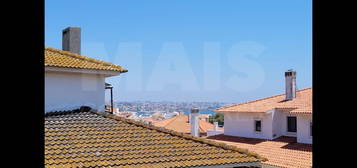 Apartº T0, com 60m2, com varanda, no Centro de Cascais, vista de ma...