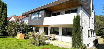 Gelegenheit! Mehrfamilienhaus in sehr gefragter ruhiger Lage, großer Garten, Doppelgarage u. Carport