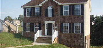 150 Windsor Dr, Christiansburg, VA 24073