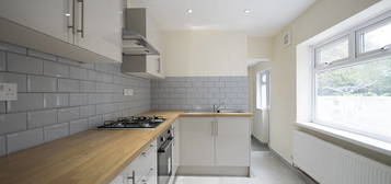 4 bed terraced house to rent